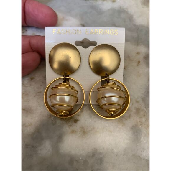 Vintage Earrings Matte Gold Tone and Faux Pearl  #vintage earrings - Picture 3 of 5